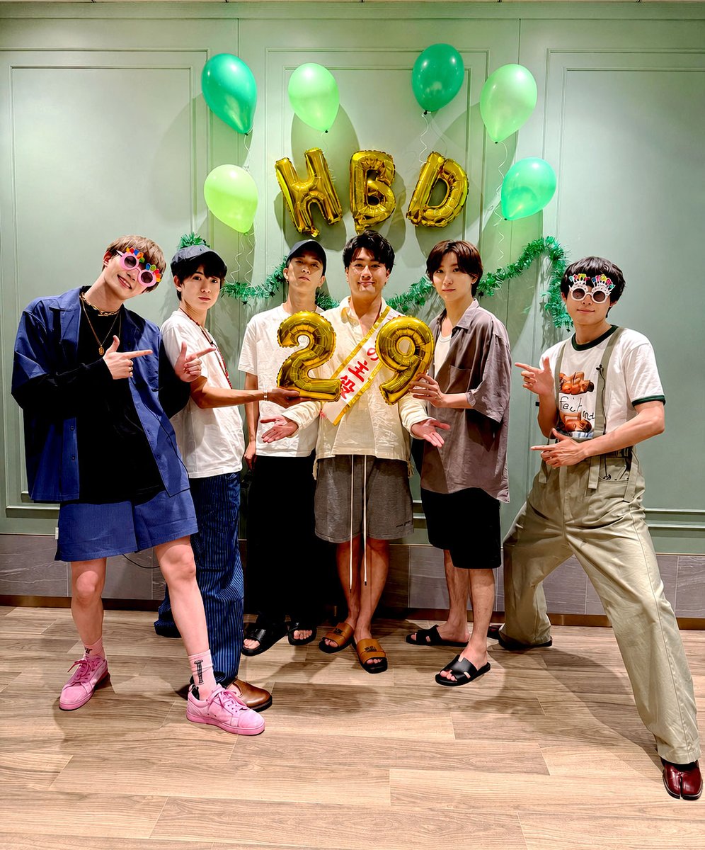 infoSixTONES_FC's tweet photo. 🎂お誕生日おめでとう🎊 

森本慎太郎さん💚

お誕生日おめでとうございます✨

笑顔あふれる一年となりますように。
これからのさらなるご活躍を
心より応援しています🎂

#森本慎太郎 #SixTONES
#HappyBirthdayShintaro https://t.co/Lbvp38YTRD