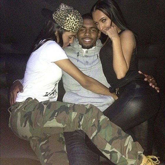 samstaydipped's tweet photo. 1 man https://t.co/28zieNX3LI