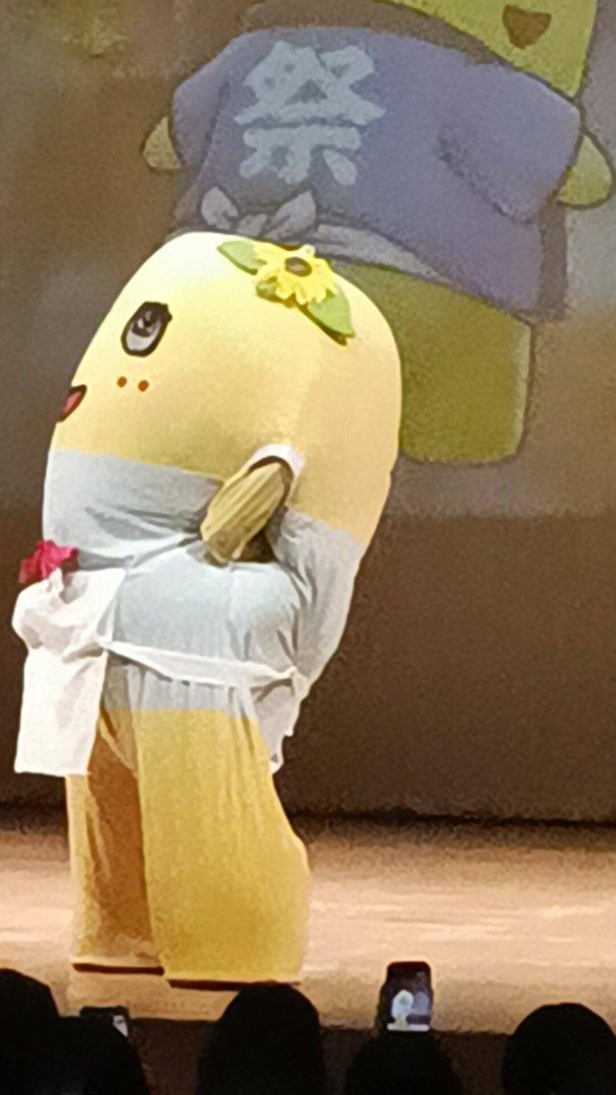 riejupiter0131's tweet photo. @funassyi ふなちゃんも気をつけてね〜💙💛まじ大阪もやばい〜暑さでとろけてしまいそう〜🍑ジュースお願いします https://t.co/ceLfdKorPr