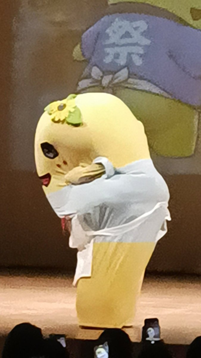 riejupiter0131's tweet photo. @funassyi ふなちゃんも気をつけてね〜💙💛まじ大阪もやばい〜暑さでとろけてしまいそう〜🍑ジュースお願いします https://t.co/ceLfdKorPr