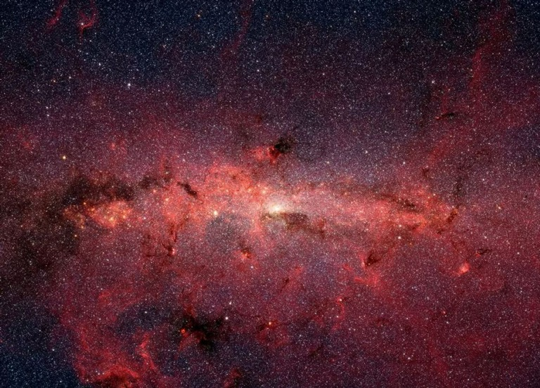 livedoornews's tweet photo. 【新研究】星間空間で初めて糖を検出、生命の鍵握る化合物
https://t.co/y4mQKpLqJr

銀河の中心付近にある分子雲を観測し、ラズベリーなどにも含まれる天然の糖・エリトルロースを検出。「恒星や惑星が誕生する前の星間空間ですでに、比較的複雑な糖が合成され得ることを示している」という。 https://t.co/IlcPsxIocJ