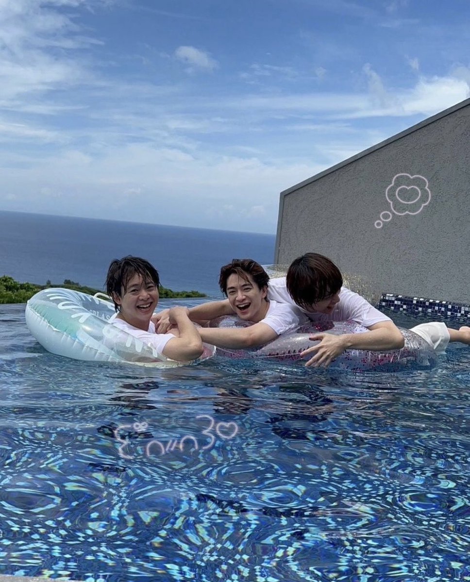 cy__cnn30's tweet photo. JUMPの夏休みとか久しぶりだあ〜🌻🍉 https://t.co/oa8prxxoah