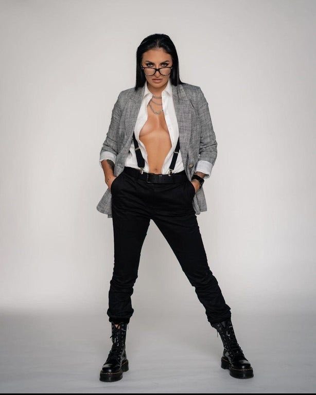 TheDevillezRage's tweet photo. They say looks can kill… and I’m the weapon https://t.co/JEDqLjFVYY