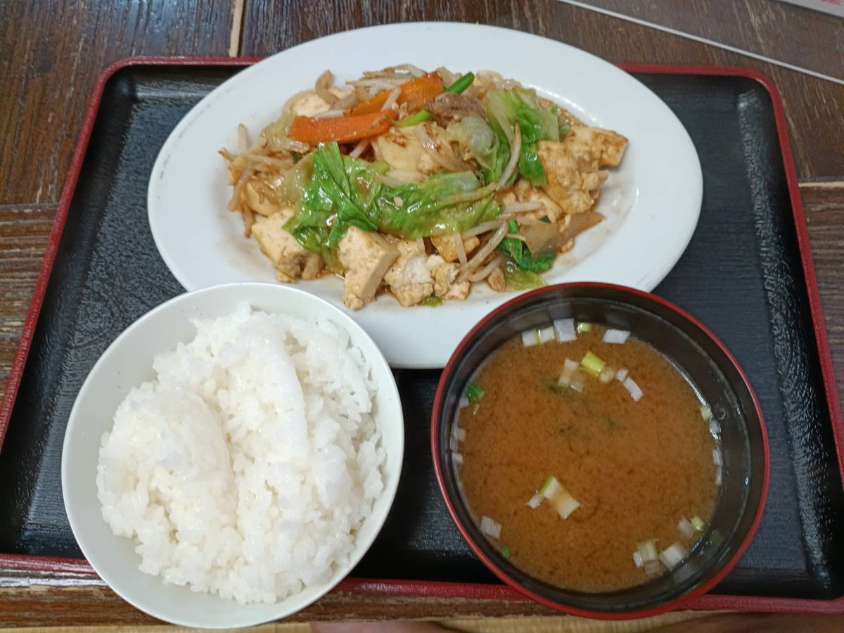 hatsu10691866's tweet photo. 名護市でお昼ご飯〜♪
いつもの「ひがし食堂」 https://t.co/lTY6UPBsO0