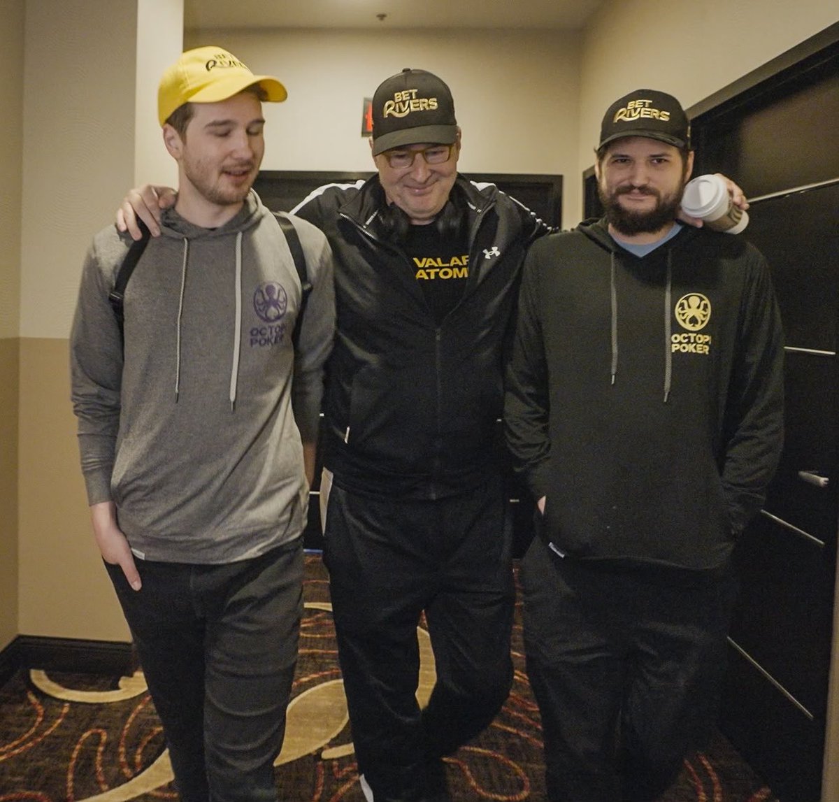 phil_hellmuth tweet media