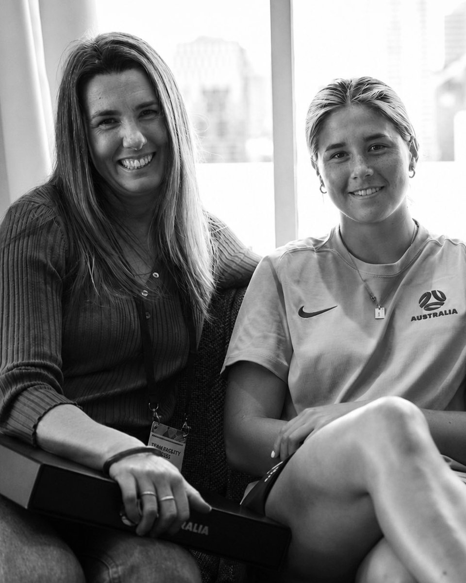 TheMatildas's tweet photo. We are deeply saddened by the passing of Kyra's beloved mum, Jessica. Our heartfelt condolences are with Kyra and her family during this incredibly difficult time. 

Jessica's love and support were felt by so many around our game, and she will be remembered with great fondness by all who had the privilege of knowing her.

Kyra, your football family is with you through this journey. 💚💛