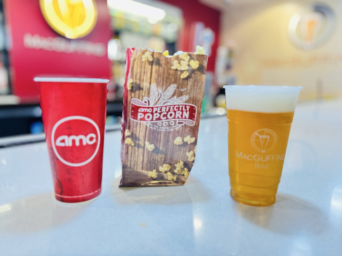 DERDYCOX's tweet photo. My 2nd $12+ Drink🍻 at
MacGuffins Bar Courtesy Of
@Talocan1500 THANK YOU 🙏🏾
and Cheers to Our Staff Members @AMCTheatres 4 Their Hospitality
#EVILDEADBURN @DOLBY #AMC
#55/100 Film #AMCStubs #A-List https://t.co/aNDOyXHTxW