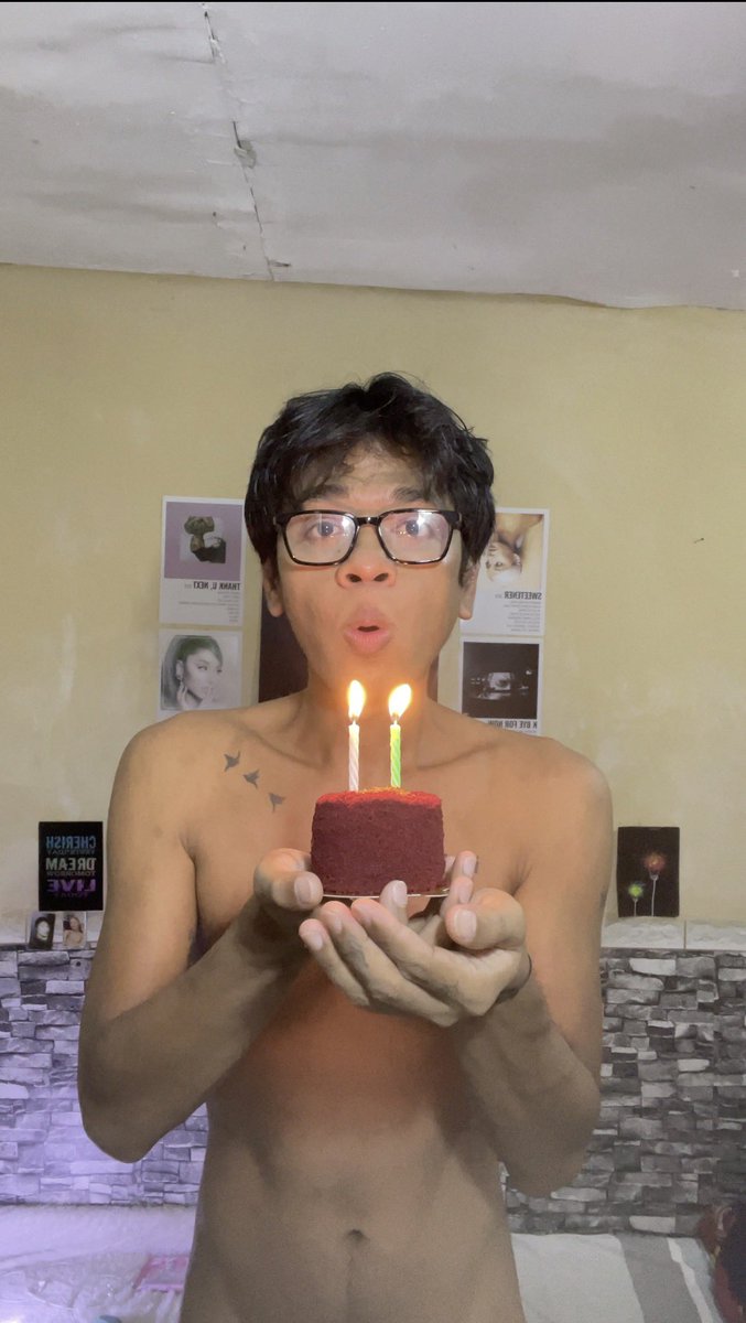 masnonchalant's tweet photo. Late post, 00:00 July 14th
ig story saw it 1st 🤓🎂🎉✨
#gayjakartaselatan https://t.co/rcDlCNjsyX