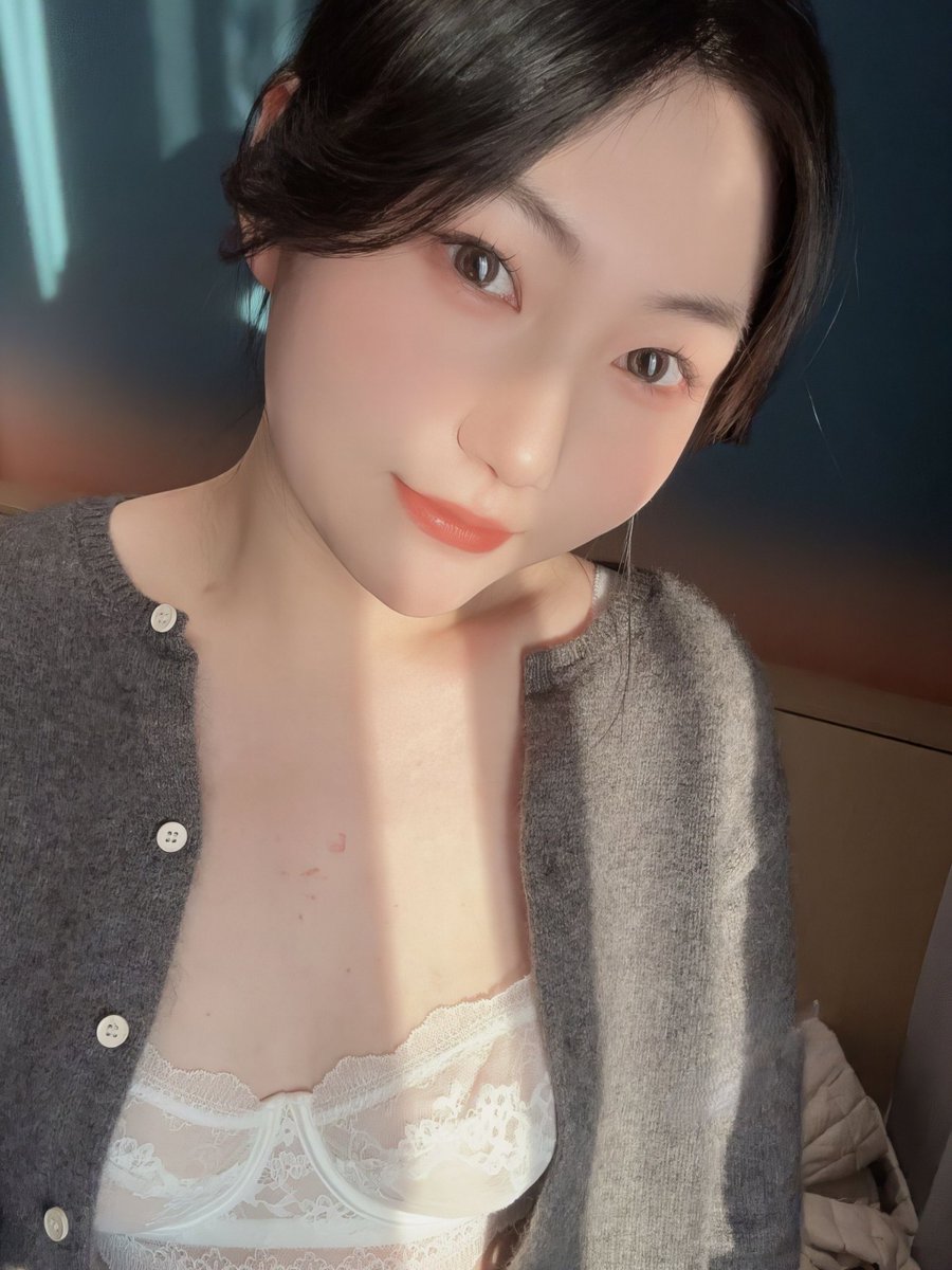RaeNewton29567's tweet photo. 사실 스무 살 자지보다 아저씨 자지가 좋음 https://t.co/97Hq7Aldkx