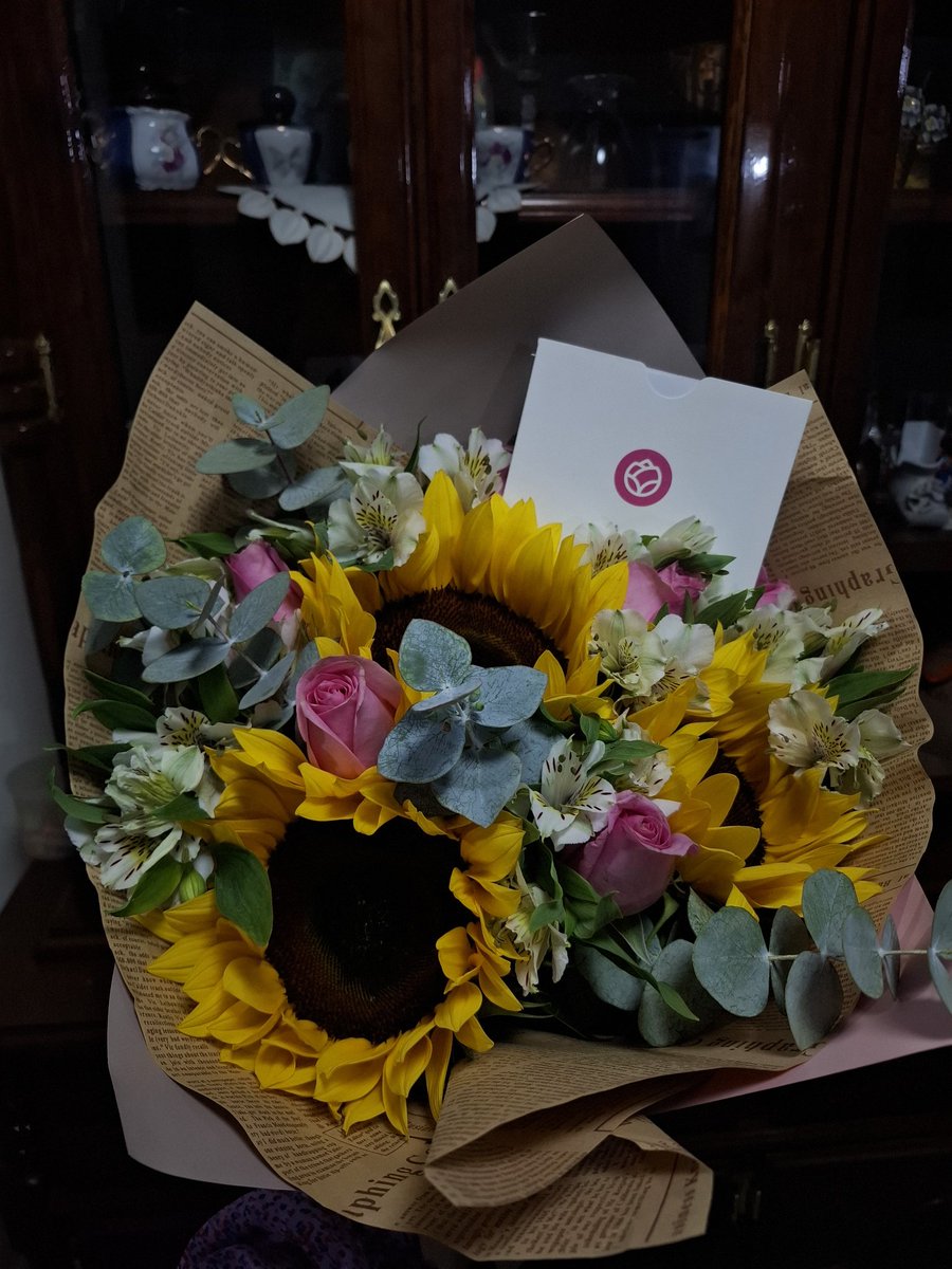 BrendaFrag70546's tweet photo. Todas las chicas merecen a alguien que las ame tanto que, pese a la distancia busque la forma de hacerlas felices.
👱🏻♂️🇩🇪😭
#lovemoment #LongDistanceLove #Germany #México https://t.co/ZYMua1zJEj