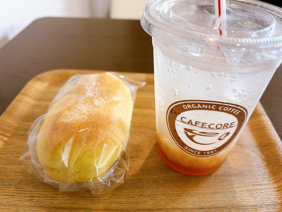 nazu72's tweet photo. 月に一度の点滴の日。
採血と診察の間に、いつもの院内カフェで朝ごはん。診察終わったら点滴。
点滴が終わったら、今日は劇団の公演の顔合わせの日。
今回出演はしないけど、スタッフ・裏方としてやることは沢山。
頑張らないと。
とりあえず、点滴の間は寝る…😴 https://t.co/4G63HXcmMt