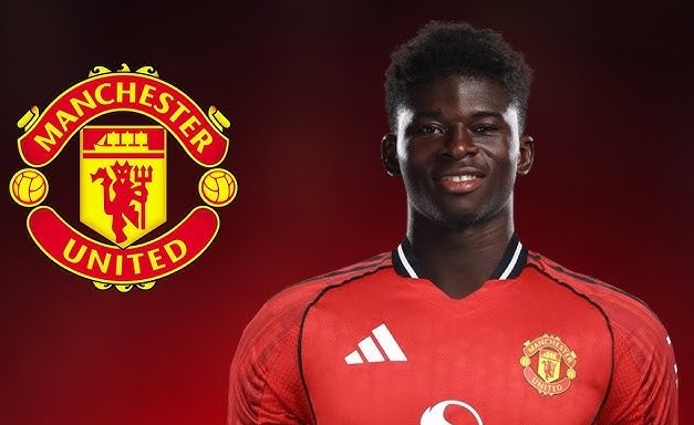 RedDevilFC's tweet photo. Definitely not the biggest Carlos Baleba fan, especially after his massive decline last season 📉

But in saying that, I am a massive fan of our recruitment team so if they think he’s worth the risk & believe they can return him back to the player he was in 24/25 then I completely back the decision #MUFC 🇾🇪