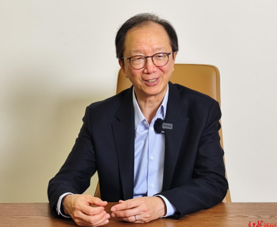 Rumoreconomy's tweet photo. 5月富途、老虎内幕交易红色权贵浮出水面

根据法庭文件显示，两个中资背景被告： 
[一R] 自然人Wenlei Song，拼音高度疑似宋文雷，前中信建投首席投资官。 
 [二R] 机构New Frontier Investment Management Limited，香港主体，实控人疑似梁锦松（香港前财政司司长）、吴启楠（披露文件名为Carl Wu，黑石前高管）