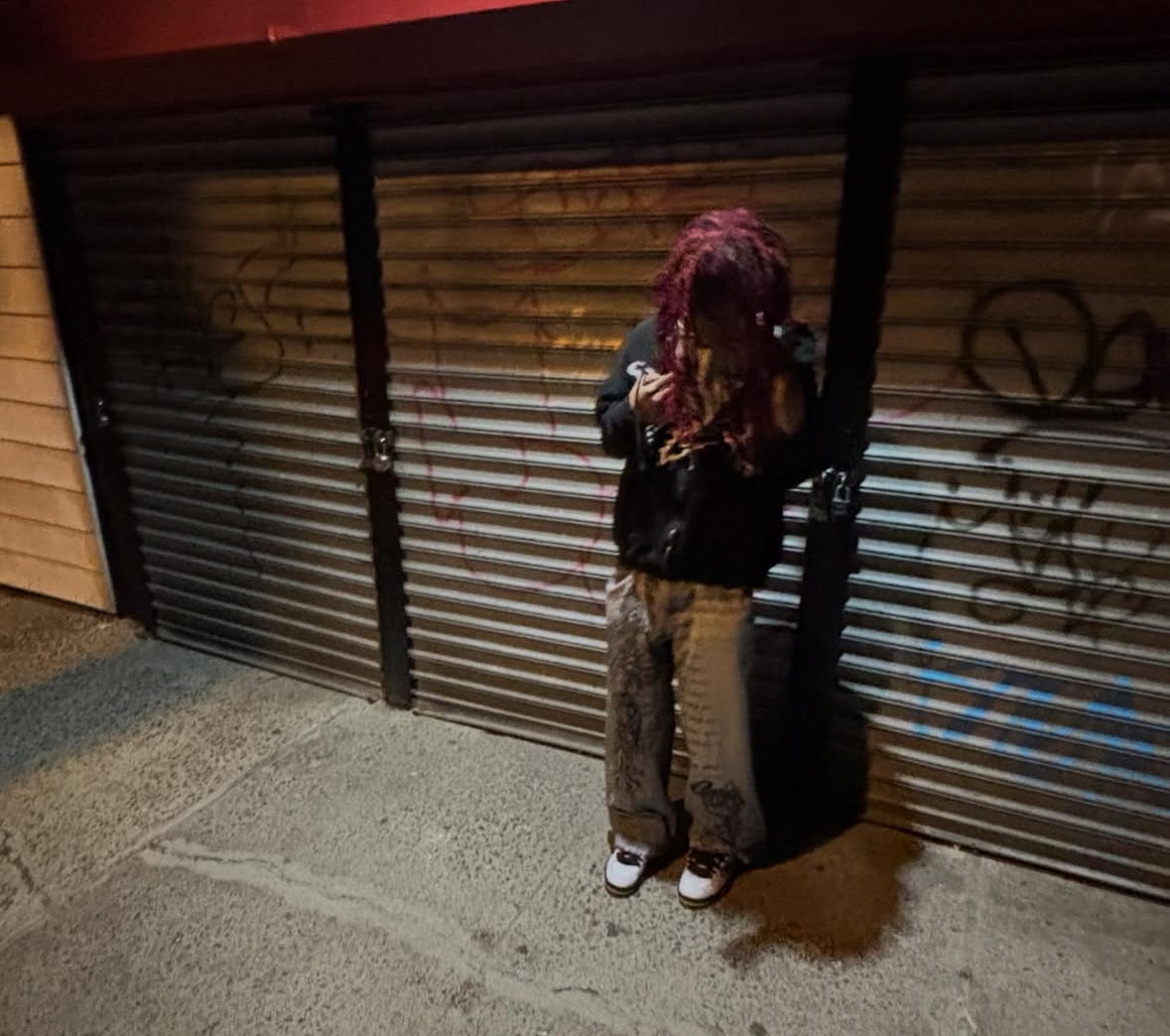Jayywtfff's tweet photo. #promotwt #moothunt〃・ 
Jay
20 
all i do is smoke nd go to shows https://t.co/dDsg6id64t