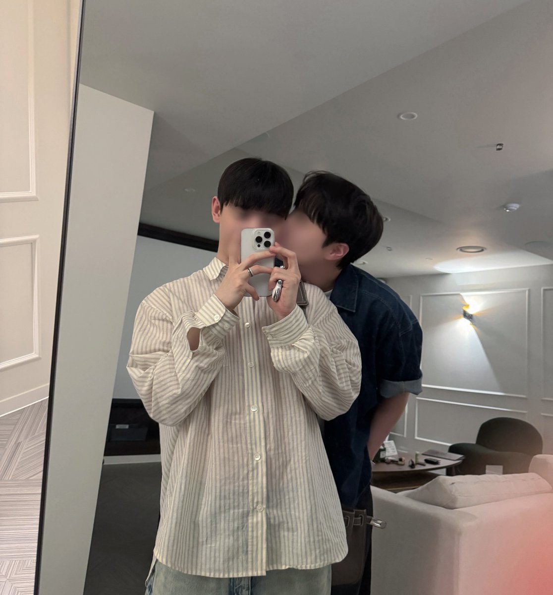 Kongzoon2's tweet photo. 아 계정주 본인 얼굴은 왜 가리냐고ㅋㅋㅋㅋㅋㅋㅋㅋ https://t.co/ZO2W3XCqU1