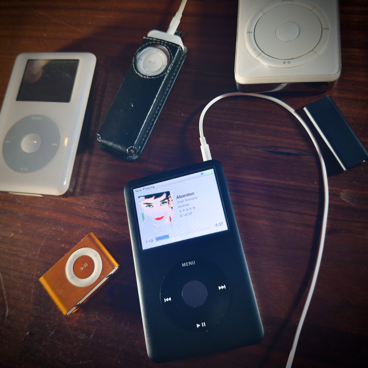 ROTRIER's tweet photo. I still carry an #iPod everywhere I go. Am I one of the last people still doing this, or are there others out there keeping these classics alive? #music #streamingsucks https://t.co/Pv8F42bQHk