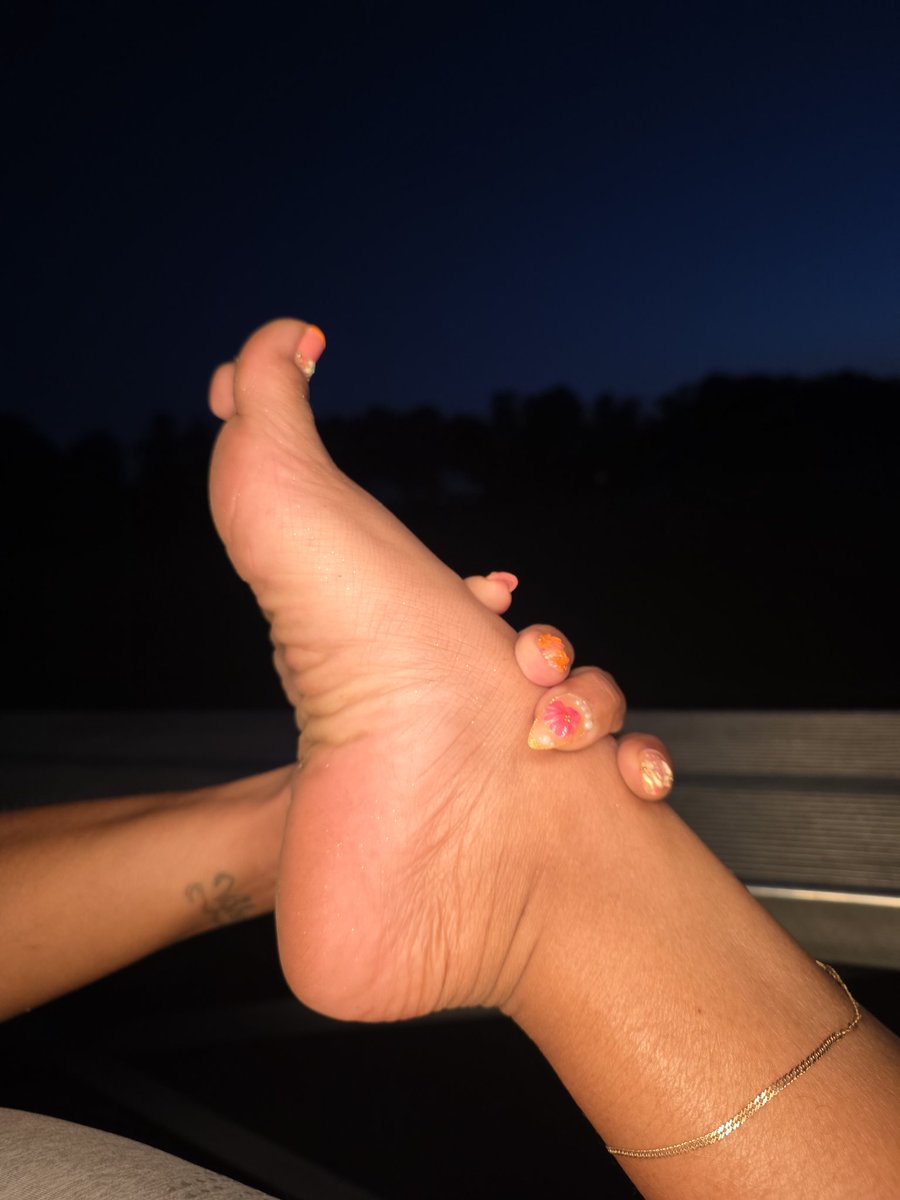 badlandzking_'s tweet photo. Something about the lovely HoneyDrip once the sun starts going down ✨️🔥‼️ y'all better start following and showing the homie love since she's on Twitter now

muse: @honeydripqueen 🍯🧡
📸: yours truly https://t.co/33FDs9QICD