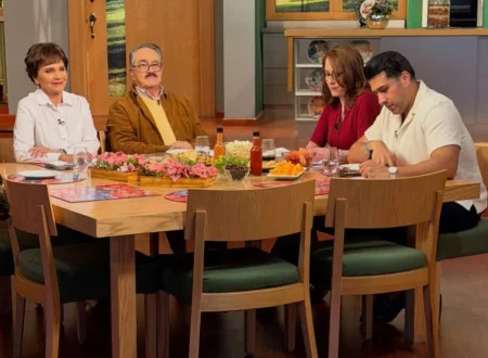 PueblaALV's tweet photo. Marcas retiran publicidad de #Ventaneando tras polémico comentario de #PedroSola sobre perros en restaurantes

https://t.co/CdvP3RLRHd https://t.co/m8CVNrDztk
