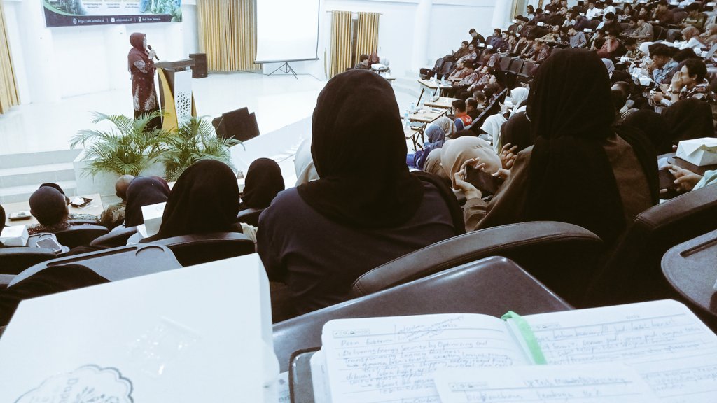 axrite's tweet photo. seminar (lagi) https://t.co/16NYzlJ2KF