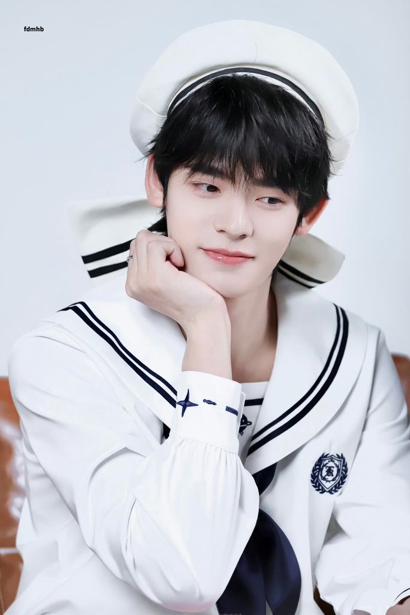 jminxnum95's tweet photo. รู้สึกว่าใส่ชุดกะละสีแล้วขับความน่ารักออกมาทั้งคู่เลย เหมือนเอาความน่ารักมามัดกองรวมอยู่กรงเน้~ ꒰ •ܫ• ꒱.         ʕ”̮ॽु⋆⁺₊⋆ ♡̷̷̷ 
#twncpich #porsuppakarn https://t.co/VLDrLa9BS5