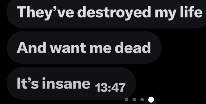 AlexGlitter7's tweet photo. @Wyked_Dreamer They’re so dramatic and saying people want them dead.
No. People want you guys to stop harassing &amp; terrorizing people. https://t.co/nRB1uxHlU5