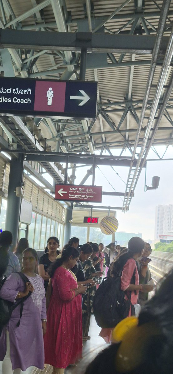 sandeepdevathi1's tweet photo. @OfficialBMRCL 

Every day after 8:25 AM metro will go it will show 10 mins after that after 4 mins it will show 6 mins continue train will come to the station at some time on 8:36 or 8:37 or 8:38. Please look what is the issue. Yesterday came 8:35. Today 8:37. https://t.co/kv4vm4P4Qm
