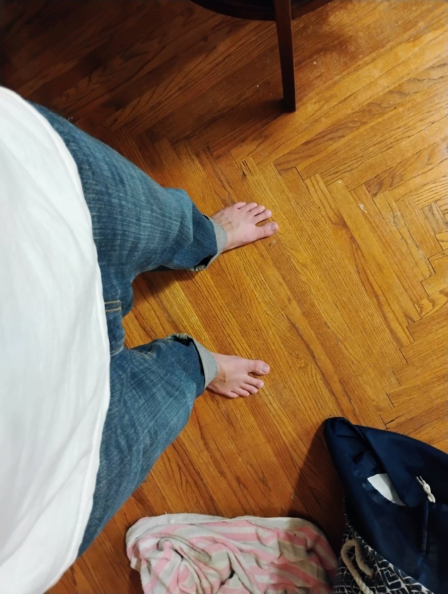 wrowclif's tweet photo. Among the many cultural oddities I absorbed during my childhood, perhaps one of the most old world of them is that an adult man should not wear shorts https://t.co/zXq29aaoHT