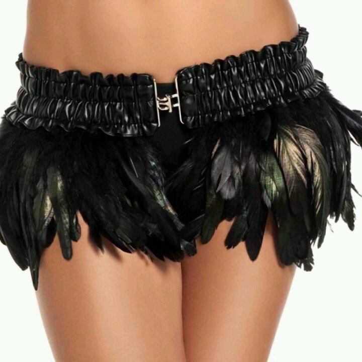 bloodingly's tweet photo. black swan <3 https://t.co/cir7XorWCY