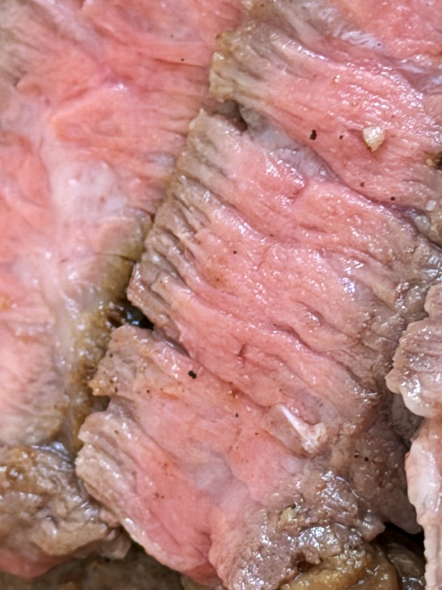 hatoco_TOU's tweet photo. 人の金で焼き肉弁当食べるね😌💕 https://t.co/GBmAb0l17T