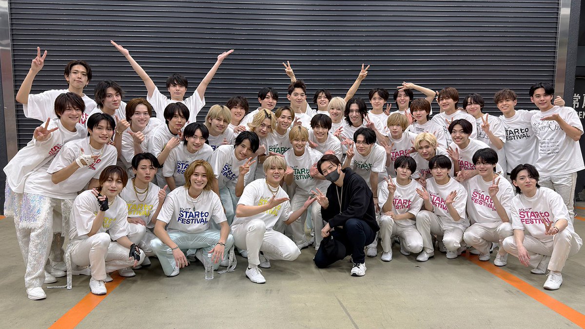 modelpress's tweet photo. 【ジュニアプロデュース裏側密着「POTENTIAL ⼤倉忠義」見どころ】

“原点”大阪で伝えた想い
ジュニアたちが明かす本音

中島健人からのエールも
https://t.co/BOkkxhRaKg

「2025年度オーディション」にも独占密着
ジュニアの選考基準とは？

明日7/16～Netflix、Prime Videoにて
第1、2話配信🎥 https://t.co/Z6Qir4fJDc