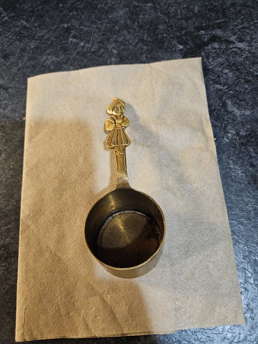 len_willmott's tweet photo. @lady_valor_07 My mom got this when she got married in 1950. When she past it became mine. I used it every day when I make my coffee. https://t.co/AsFwemI4bh