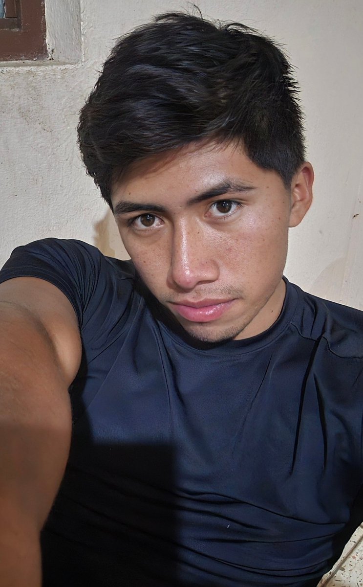 Alfredoodriguez's tweet photo. Estoy aburrido 😒😴 https://t.co/j6SUUz9AyF