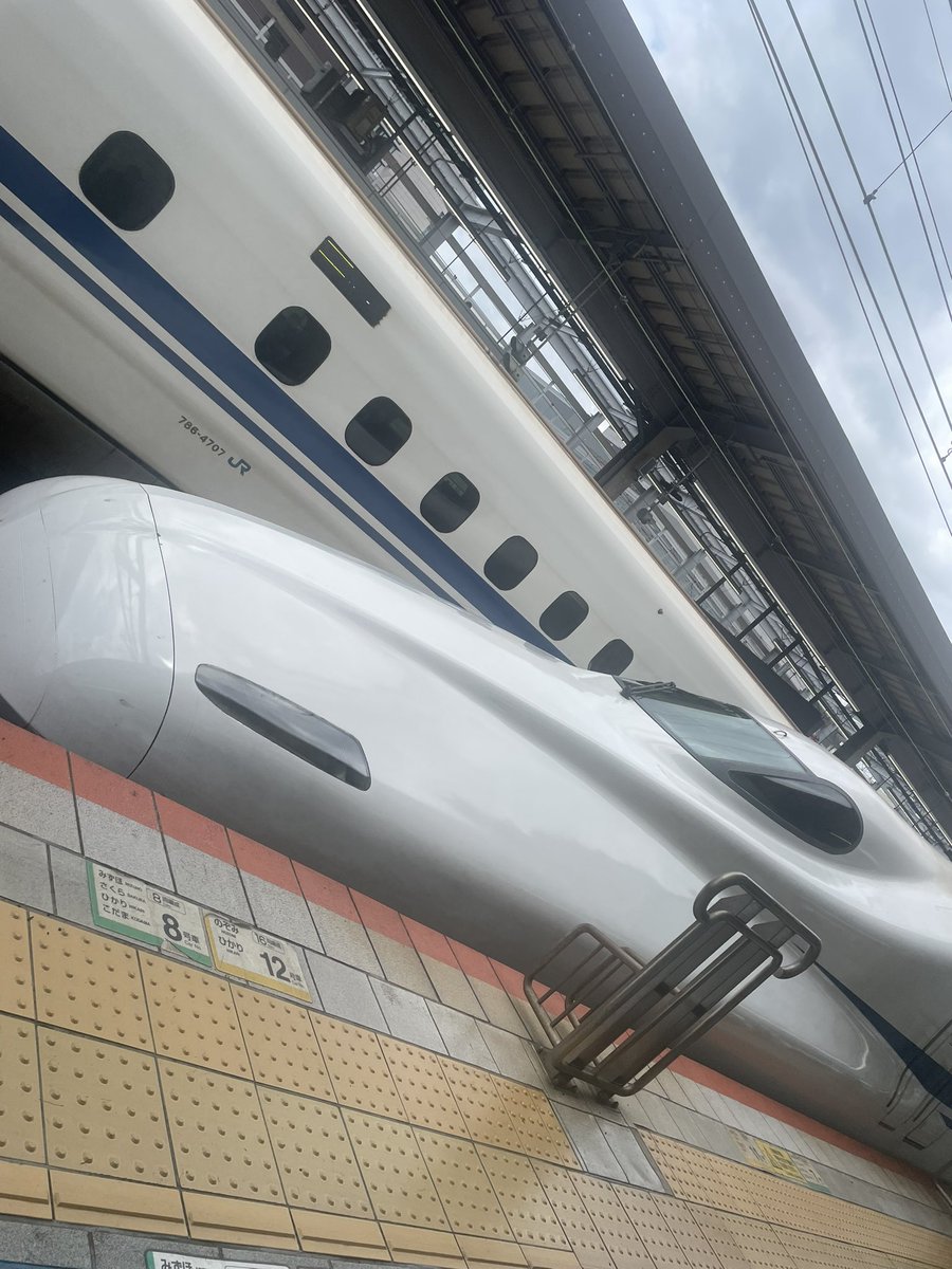 151IZUMI's tweet photo. セトリは　参加してからの楽しみにしていたいので　最近あまりSNSを見てなかったのですが　今日　大阪　1st だけ参加します🎵　　ドキドキ、、、💓 https://t.co/Vxce3NMXFJ