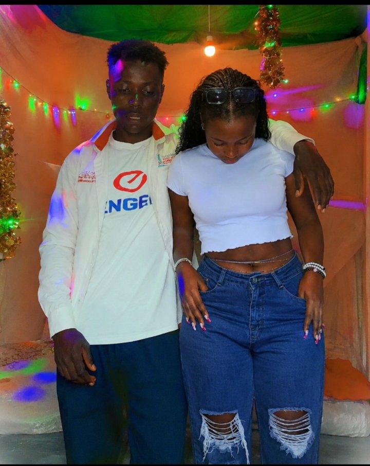 OfficiaClaudius's tweet photo. Ese nuwuhe mutuzo uri hagati ya twempi kuba twarahuye mwiyisi itandukanye ibituranga vyose bikaduhuriza hamwe ese koko ni wewe wazandemerwa💞 https://t.co/FAzjkXfNK7