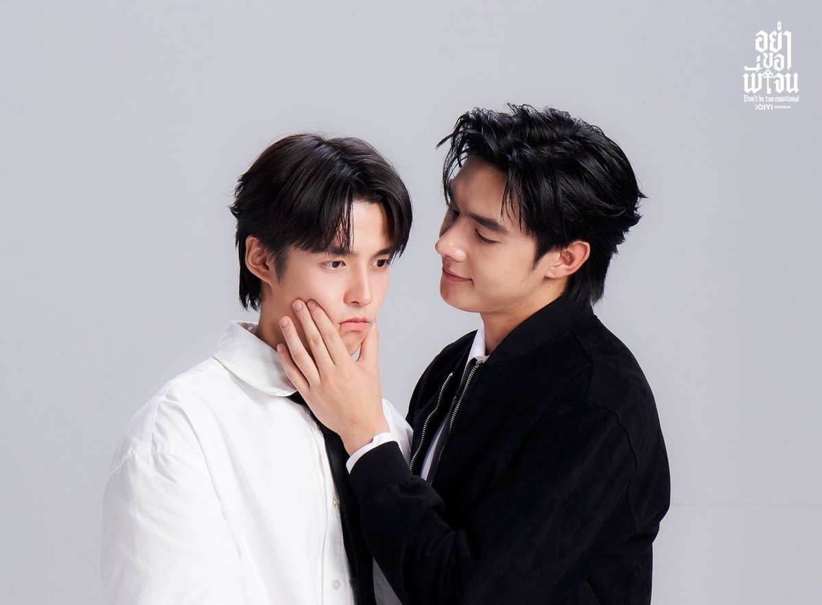 4J0JMe's tweet photo. จากภาพแซทนี้ดูยังไงก็หนีไม่พ้น ซีรีส์รักใสๆในรั้วมหาลัยฯแน่ๆ กุ๊กกิ๊กคอมมาดี้ชวนเขินสุดๆ เมื่อเชื่อลองไปดูกันได้ ออนมา3อีพีละ ฟรินจัด ทำเมาเหมือนกินโซจูกับหมูย่างอ่ะ https://t.co/3ueWmKbWrw