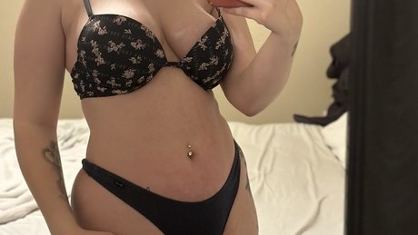 Alexiarosis's tweet photo. Algún señor rico ? 🫣🤤 Me gustan señorones pero guapos https://t.co/mVGTsgDVqz