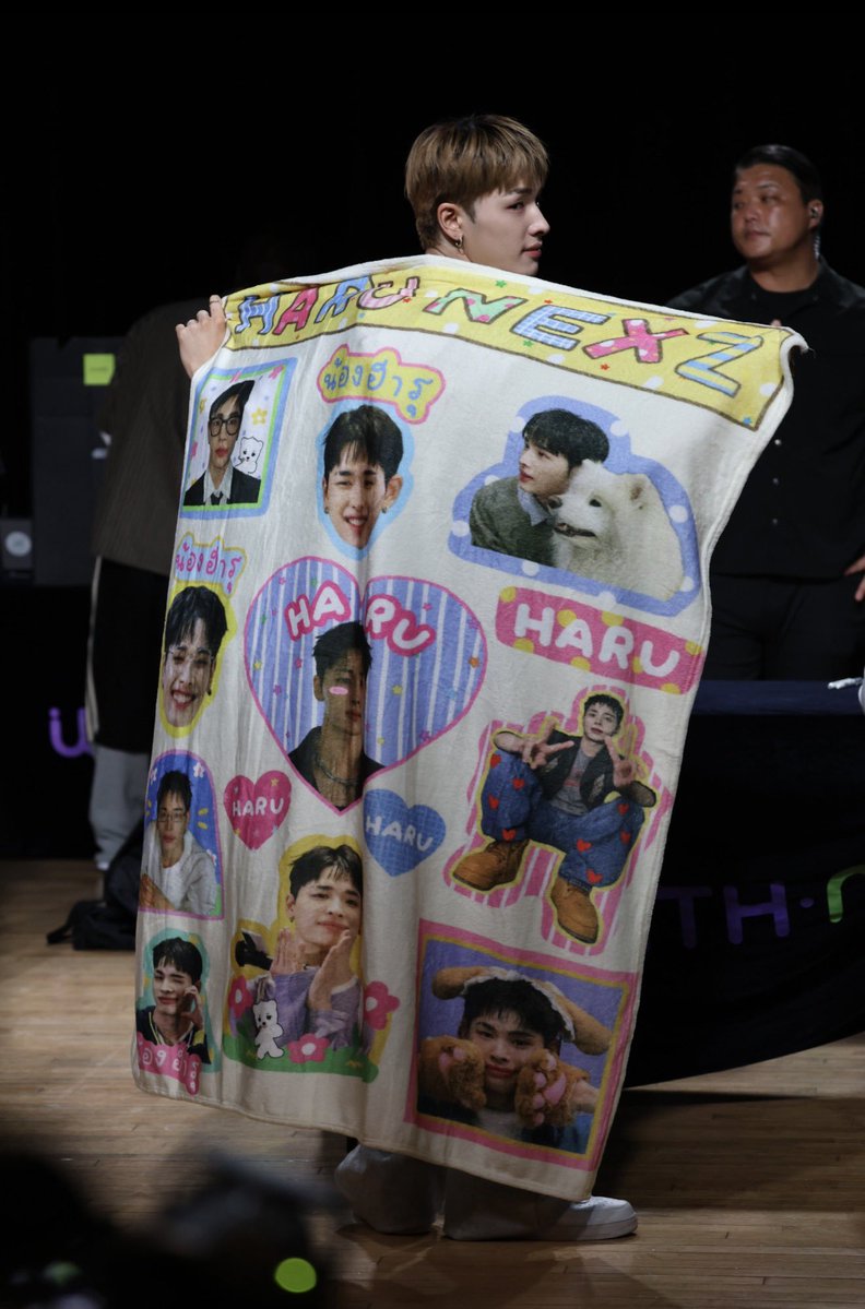 ppaannggsseenn's tweet photo. This made me cry.

I made it with love for our lovely Nex2y, and Cami gave it to him to play with. Seeing Haru pick it up and play with it first made my heart so full. It meant so much to me.
Thank you @calicostays 💗💗💗💗💗💗💗💗💗 https://t.co/tYUnbAmlk9