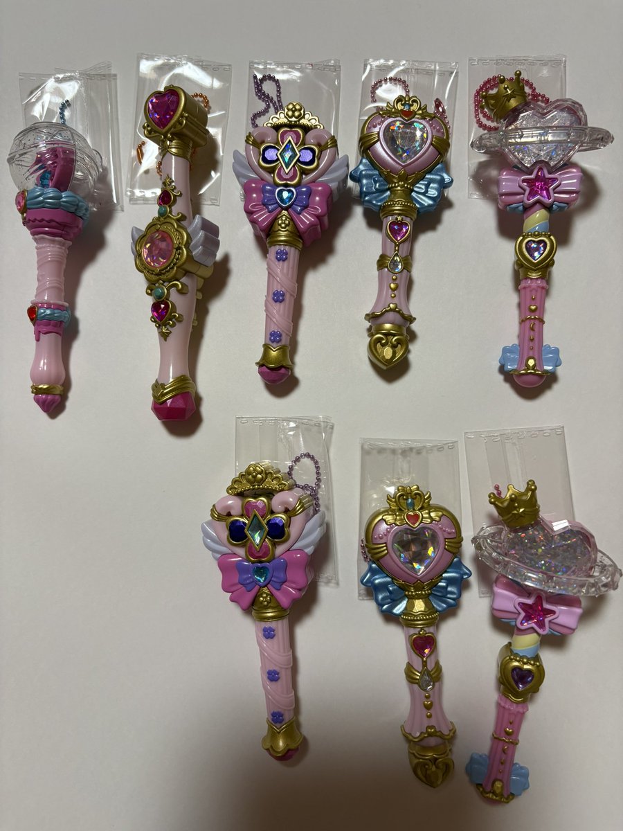 momosaori's tweet photo. ティニピンのミニチュアコレクション購入💖
８個買えばコンプリート出来るだろうと、ボックス買いはしなかった。
オーロラエンジェルロードだけ出なかったけど、フリマにあってポチッたからモーマンタイ😆
可愛すぎる〜💕
ダブったのはバッグに付けよ🥹💕

＃ティニピン https://t.co/XOhRDhjZIz