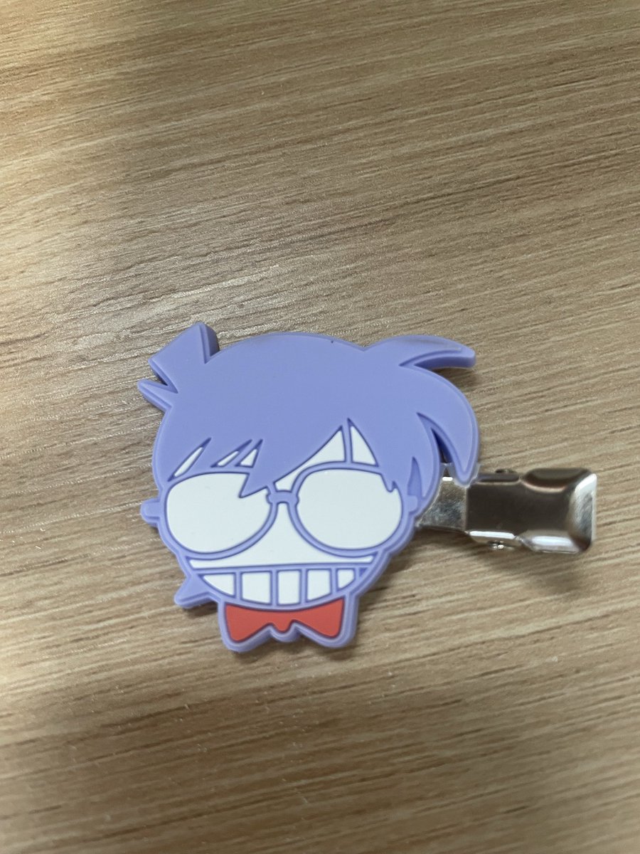 andy_yj2216's tweet photo. 先日、東京駅キャラクターストリートのお店でゲットしたヘアクリップが最近のお気に入り😚キッドかコナンが良いなぁと思ってたらコナンが当たったので嬉しい🙌 https://t.co/O0yf6X06nx