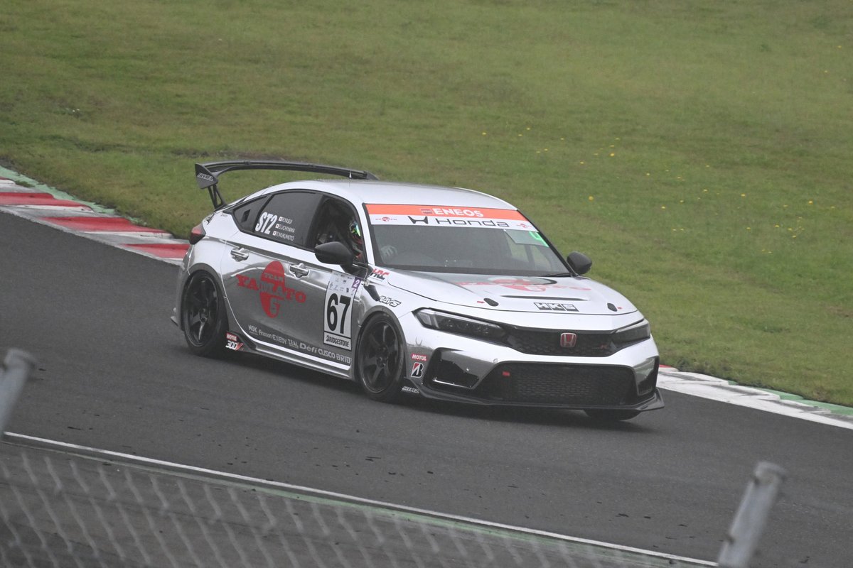 EXwfaMmpdtwgw's tweet photo. #2026スーパー耐久第4戦菅生
#スーパー耐久
#67号車
#TEAMYAMATO
#CIVICtypeR https://t.co/FJXhb8XYvd