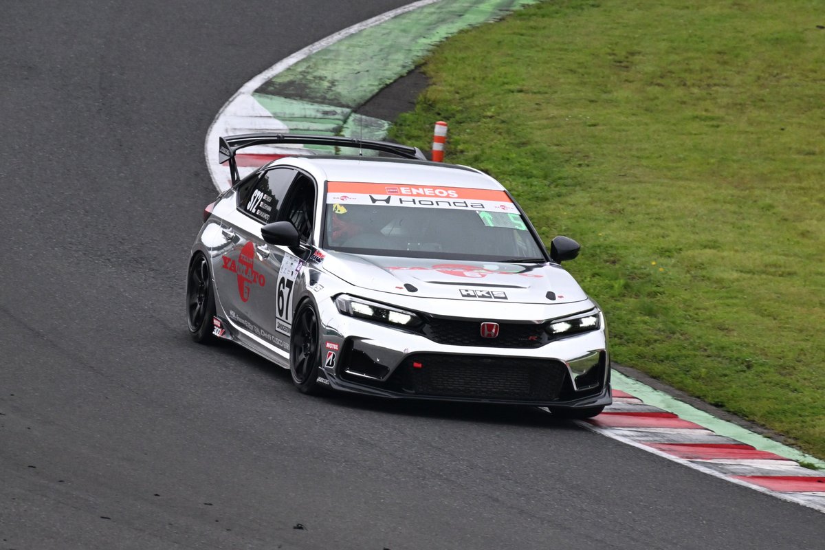 EXwfaMmpdtwgw's tweet photo. #2026スーパー耐久第4戦菅生
#スーパー耐久
#67号車
#TEAMYAMATO
#CIVICtypeR https://t.co/FJXhb8XYvd