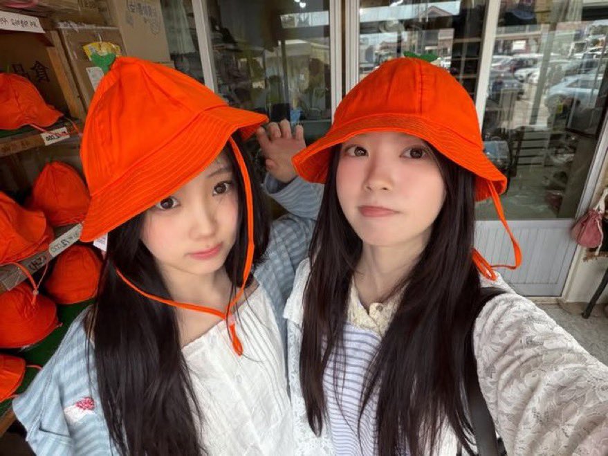 ponywonhee's tweet photo. lov kk amok @ponymoka https://t.co/ch1Ds7MmN6