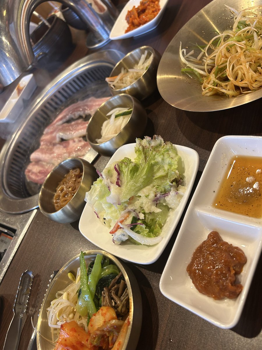 __eeemmmiii__'s tweet photo. 久々のサムギョプサル🍖 https://t.co/e7BsB1rXMH