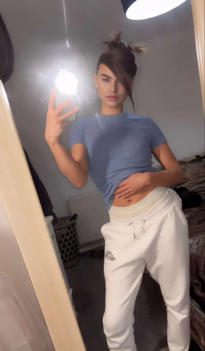 AlexFemy6s's tweet photo. 👉👈
#femboy https://t.co/1gkDFUA1hM
