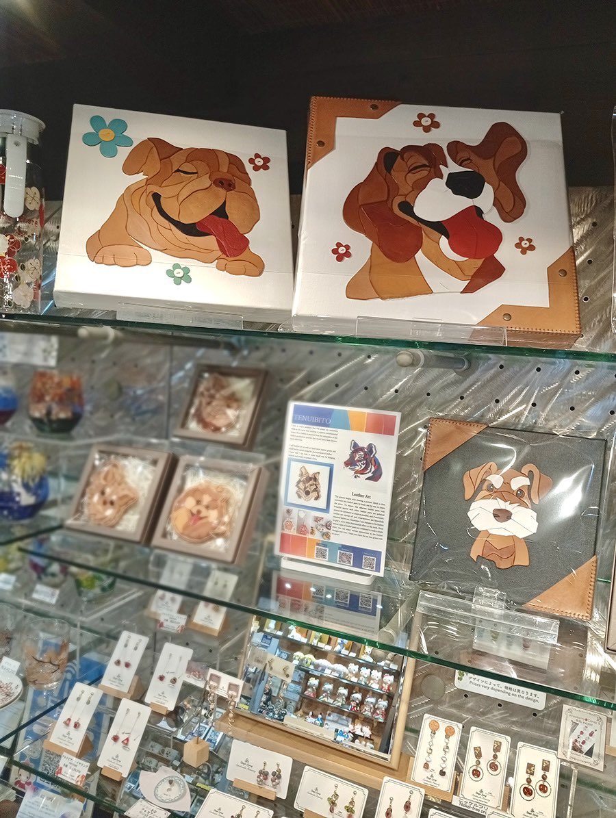 tenuibito's tweet photo. この度、岐阜県の飛騨高山の観光スポット｢#古い町並｣に位置する｢SAN AI Japanese Art Culture｣様にTENUIBITOの作品をお取り扱いいただくこととなりました。

SAN AI Japanese Art Culture 様 
岐阜県高山市上三之町80 
9:00〜18:00(年中無休)

何卒よろしくお願いいたします。
#飛騨高山 #岐阜 https://t.co/x8LZXjMBcj