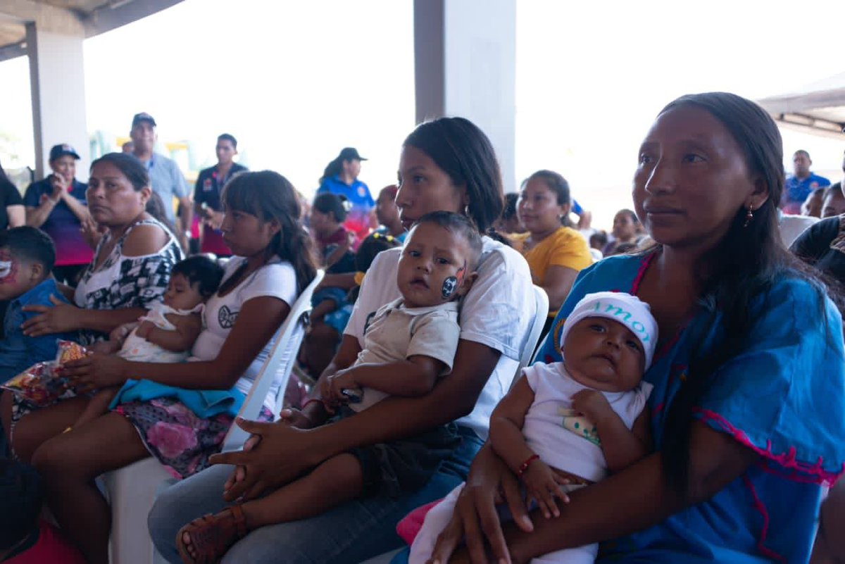 avnve's tweet photo. #Regiones || Más de 110 niños y niñas de Maracaibo reciben actas de nacimiento extrahospitalarias

➡️https://t.co/k64k5v0FwQ https://t.co/mJt8P82TRH