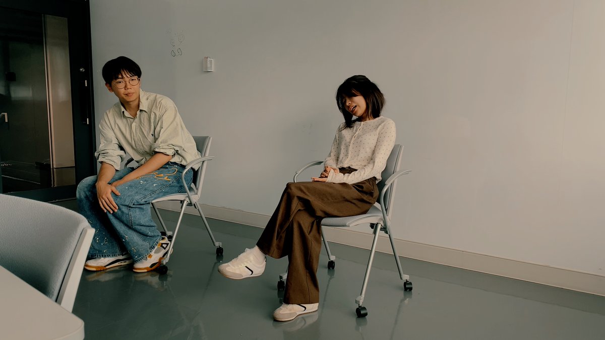 ttlb_cat's tweet photo. 【たじたび⭐︎但馬ツアー　作品紹介✍️】

今回のツアー公演では、岸田國士作『命を弄ぶ男二人』を上演します。

舞台は夜の線路沿い。偶然出会った二人の男が、自らの「死」をめぐって言葉を交わしていく物語。

仄暗さと、軽快な台詞回しの交わりをお楽しみください！ https://t.co/T8bQhD4D0K