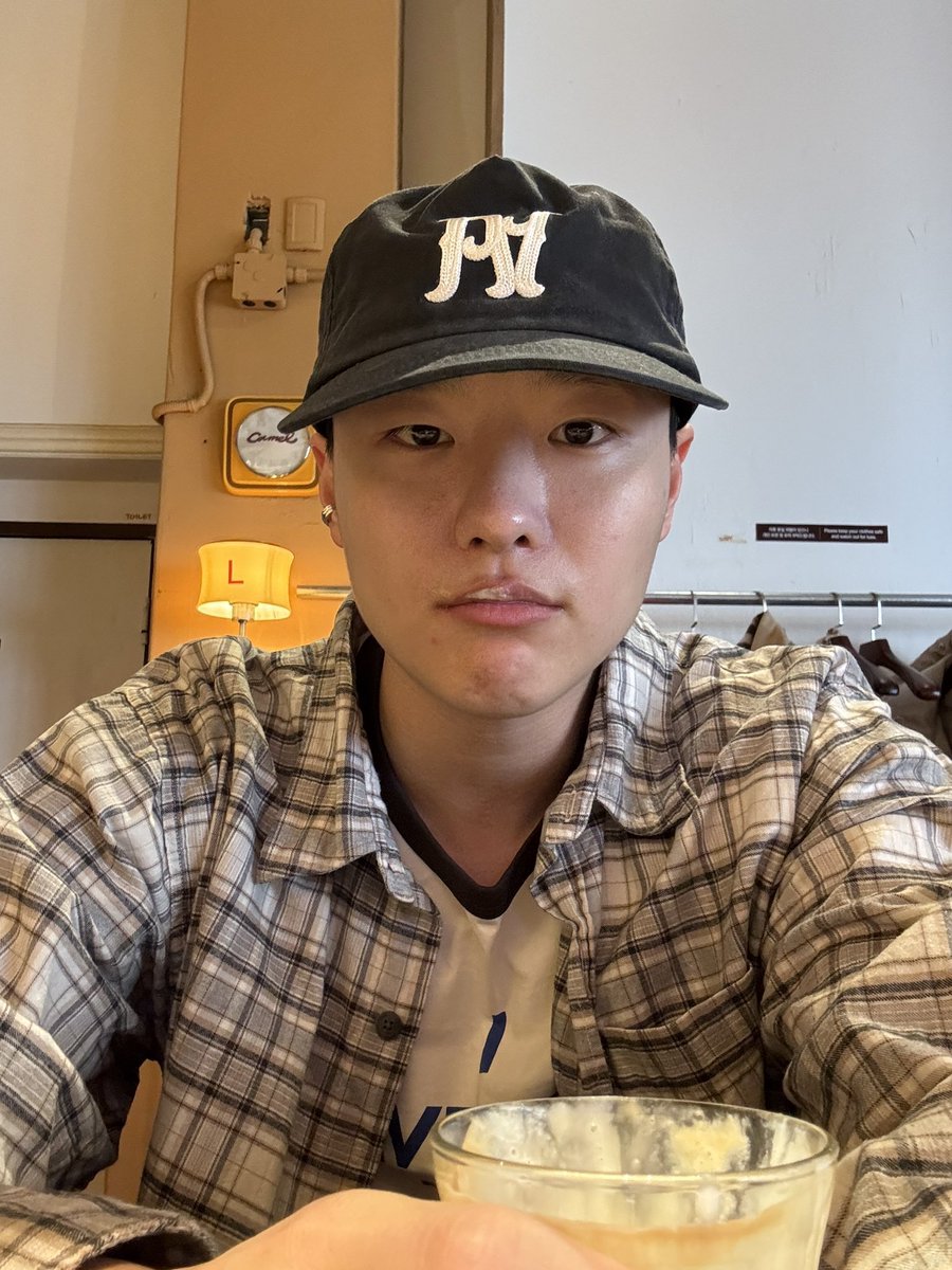 cosmicyohan's tweet photo. baby boy, honeybee https://t.co/VI2w9asPnZ
