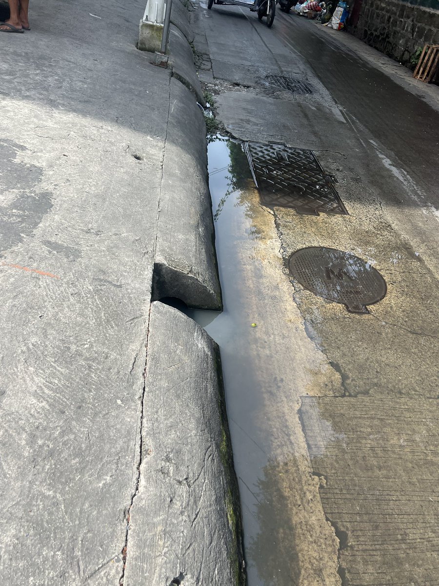 PackingCube's tweet photo. @valenzuelacity @rex_gatchalian @stgatchalian Taken today. Hindi pa pala fully resolved, @valenzuelacity. 

Kindly do the needful to address this. Thank you. https://t.co/8TFixHfmxs