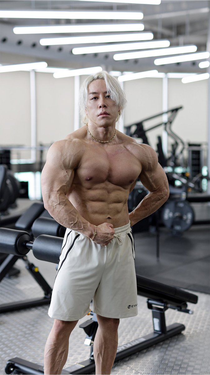 YamasawaRey's tweet photo. 大会まで27日。去年からIFBBプロになると決めて体を作ってきたから今年は超絶進化した体をファンのみんなに見せれると思う。

今年は絶対に獲りますよ。
オーバーオール優勝を。 https://t.co/DIqT5VGmo1
